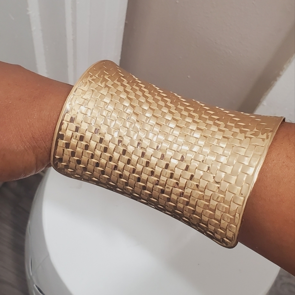 Egyptian Styled Long Goldtone Cuff Bracelet 🌴